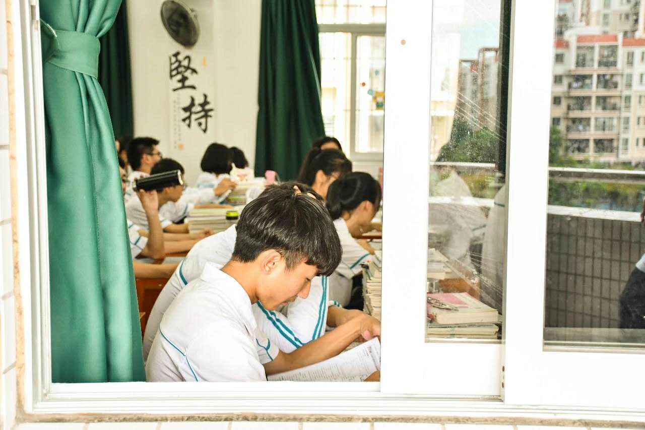 即墨市翠英中学图片